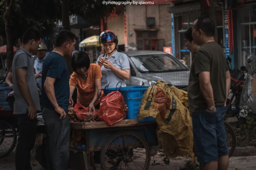 扶貧公主最新探索，小巷中的隱藏美食寶藏